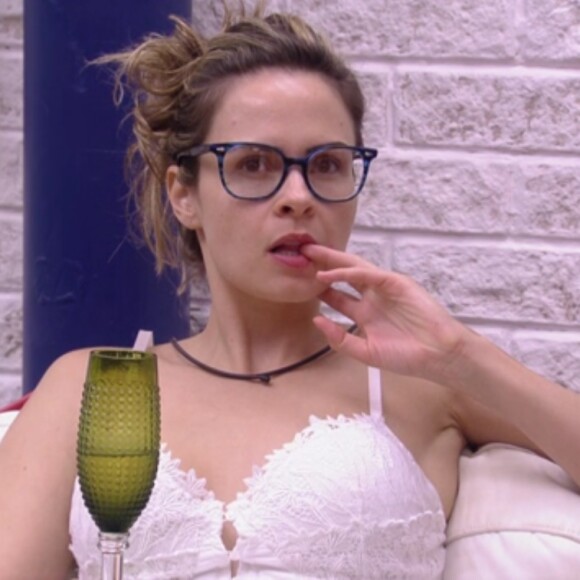 Expulsa do 'BBB 16' após dar um tapa em outro participante, Ana Paula Renault comentou a suposta agressão