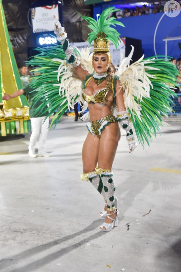 Carnaval 2023: Natasha Horana mostra samba no pé em desfile da Mocidade