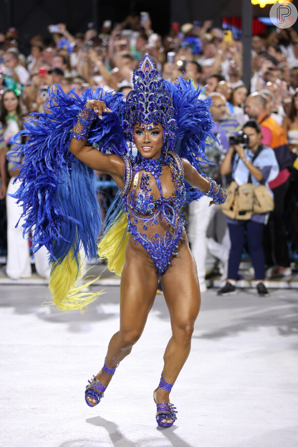 A rainha de Paraíso do Tuiuiti, Mayara Lima, deu show de samba no pé