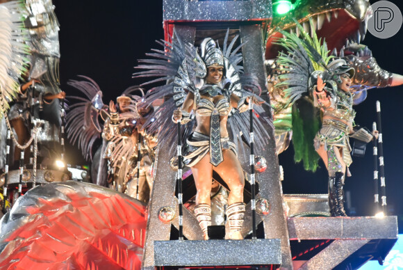 Desfile da Beija-Flor também trouxe a ex-BBB Natália Deodato como destaque