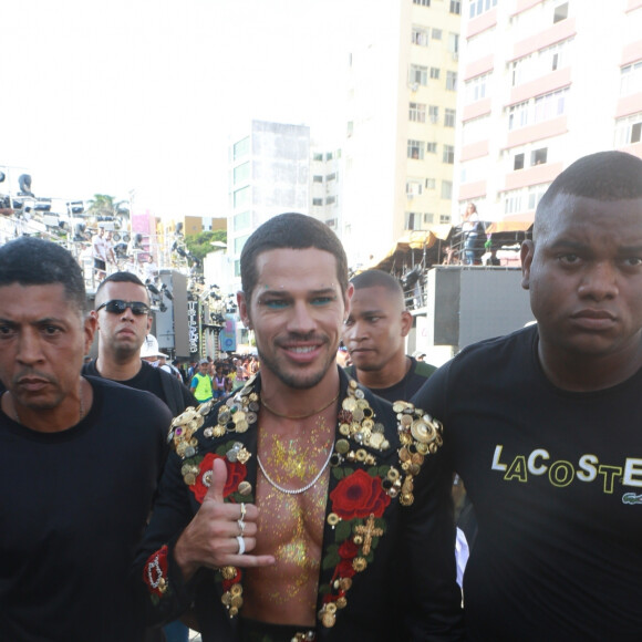 O ator está aproveitando para curtir o Carnaval