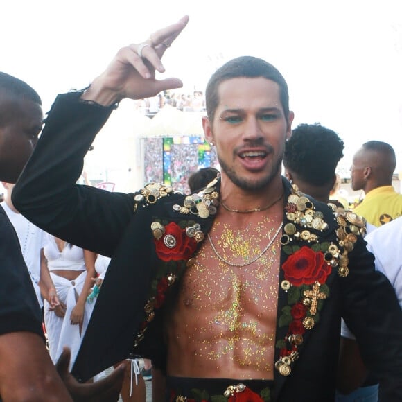 José Loreto interpreta Lui Lorenzo na novela 'Vai na Fé'