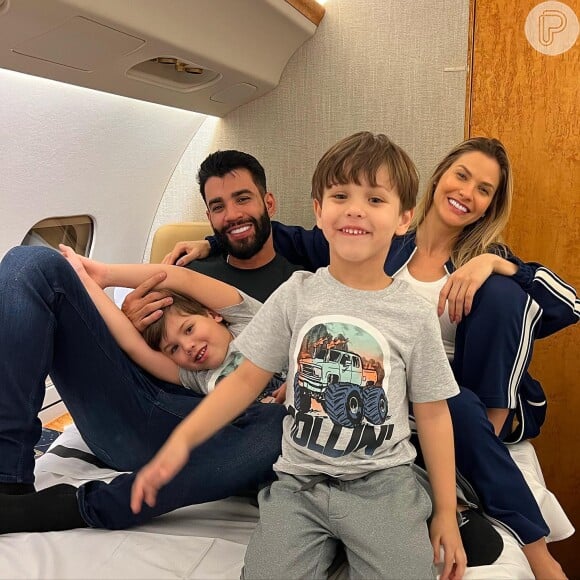 Foto Filhos De Andressa Suita E Gusttavo Lima Gabriel E Samuel Têm 5 E 4 Anos De Idade 