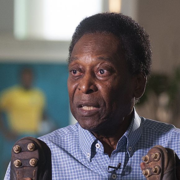 Pelé instalou um elevador em sua casa por ter mobilidade reduzida