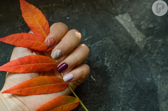 No Outono, unhas decoradas com desenhos geométricos são aposta certeira