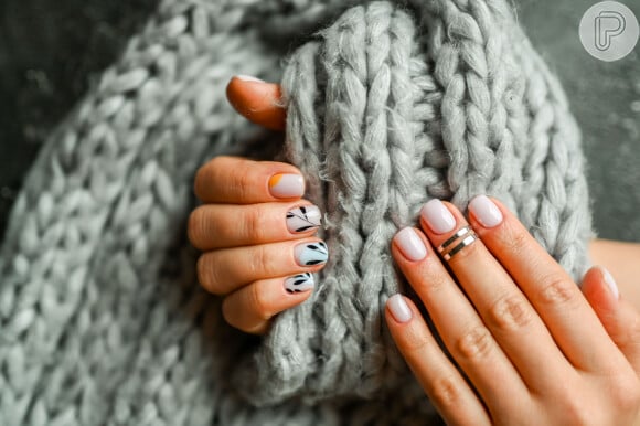 Combinar preto e branco em nail art para o Outono é uma dica de beleza infalível