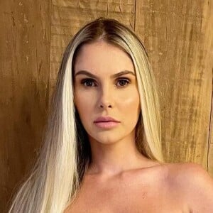 Bárbara Evans afirmou que está satisfeita com seu corpo