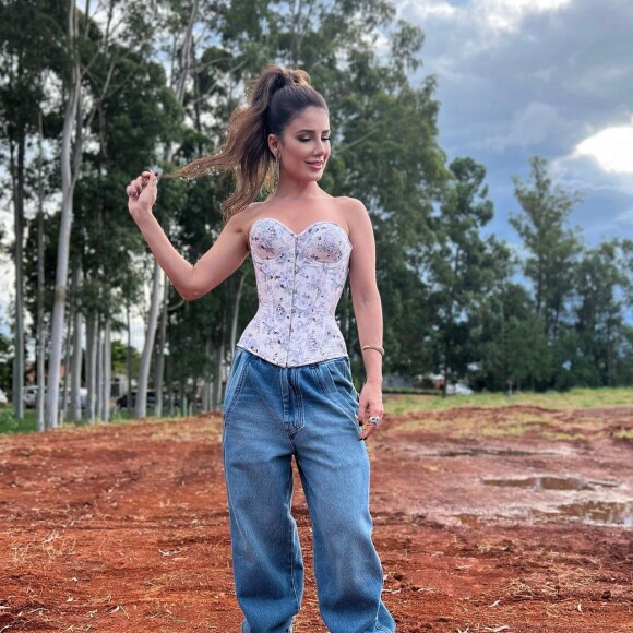 Com fama de antipática, Paula Fernandes também frisou como as redes sociais tem ajudado a desconstruir sua imagem