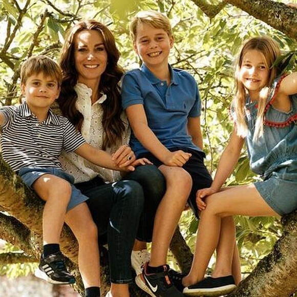 Kate Middleton é mãe de Louis, Charlotte e George