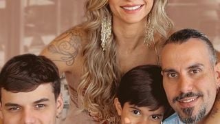 Indireta? Kelly Key posta clique com a família e web cita briga de Maíra Cardi e Latino: 'Resposta em uma foto'. Entenda polêmica!