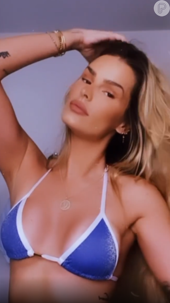 Yasmin Brunet enalteceu o calor do Rio de Janeiro em foto sensual