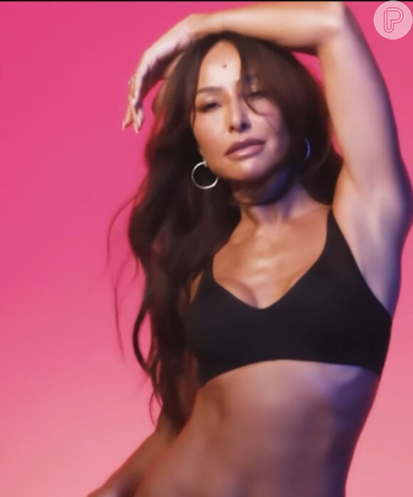 Sabrina Sato esbanjou sensualidade em vídeo para campanha publicitária