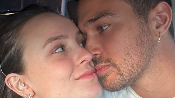 'Feliz uma gestação': declaração de amor de Larissa Manoela para André Luiz Frambach deixa fãs em polvorosa com gravidez