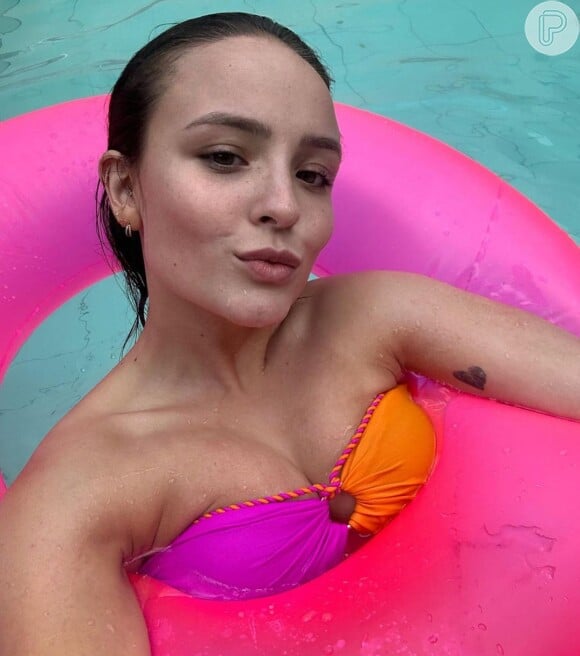 Larissa Manoela mostrou fotos de biquíni e revelou que não são desta sexta-feira, 21 de abril de 2023: 'Estou trabalhando graças a Deus'