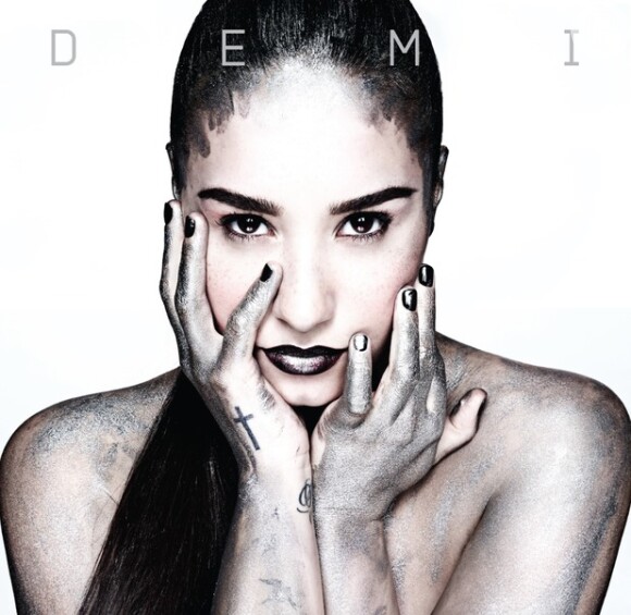 Demi Lovato divulga capa de seu novo CD, em 01 de abril de 2013