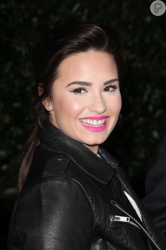 Demi Lovato lança seu primeiro single 'Heart Attack'