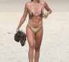 De biquíni, Mariana Goldfarb exibiu barriga tanquinho em dia de praia