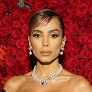 MET Gala 2022: Anitta usou vestido da Moschino com mood vintage