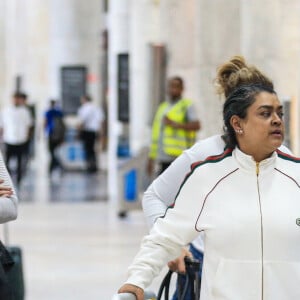 Preta Gil chegou na capital paulista nesta quinta-feira (27) para realizar uma série de exames preparatórios para radioterapia