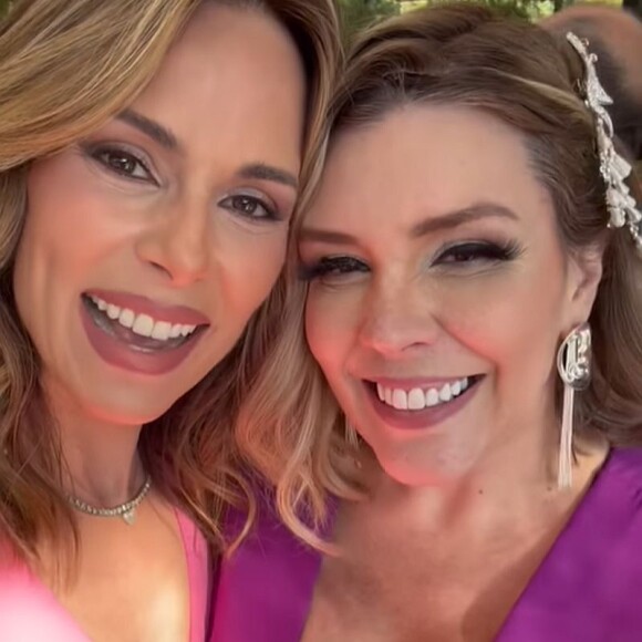 Simony e Ana Furtado posaram juntas na festa de casamento