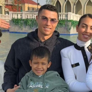 Cirurgia leva Cristiano Ronaldo e a mulher, Georgina Rodriguez, para hospital de Riad, na Arábia Saudita