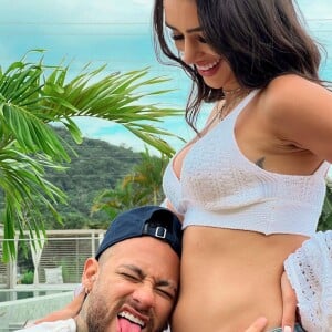 Neymar e Bianca Biancardi fazem mistério, mas já sabem o sexo do bebê