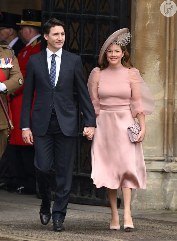 Mulher de Justin Trudeau, primeiro-ministro do Canadá, Sophie Grégoire Trudeau foi outra convidada a apostar em look claro e sóbrio