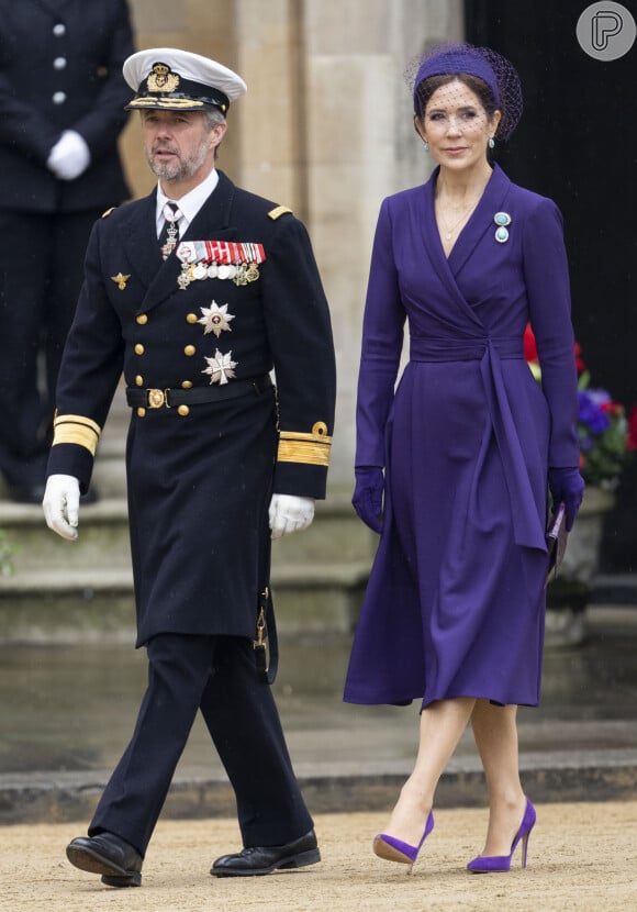 Look monocromático roxo foi a escolha da princesa Mary, mulher do príncipe Frederik, da Dinamarca