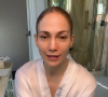 Jennifer Lopez, sem maquiagem, foi muito elogiada por fãs