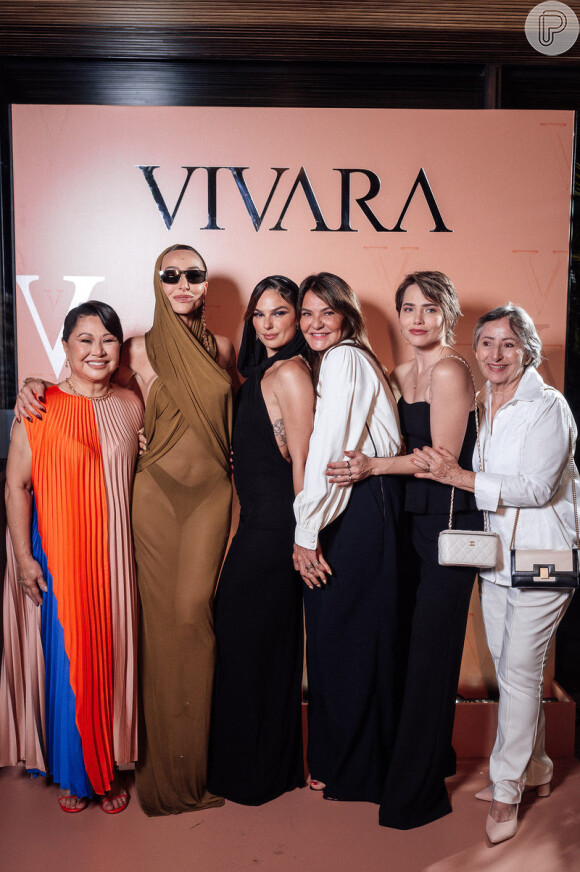 Isis Valverde e Sabrina Sato levaram as mães, Rosalba e Kika, para evento da Vivara. Leticia Colin também foi com a mãe, Analdina