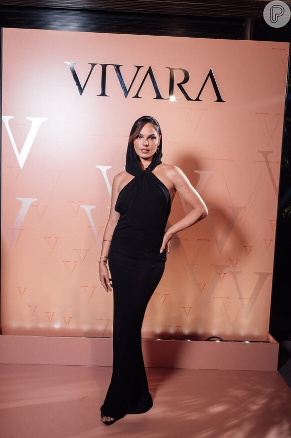 A escolha fashion por look com capuz feita por Isis Valverde foi feita anteriormente por Andressa Suita e gerou críticas