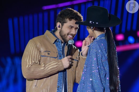 O clima de romance entre Ana Castela e Gustavo Mioto roubou a cena