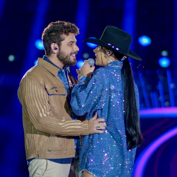 Ana Castela e Gustavo Mioto cantaram juntos a música 'Fronteira'