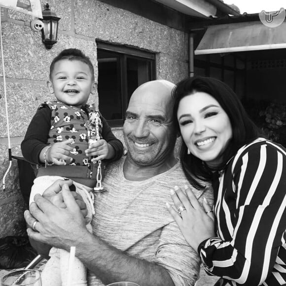 Filha de Gretchen, Jenny Miranda lamentou a morte de Carlos Marques, ex-marido da cantora