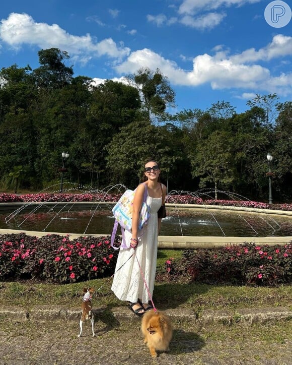 Larissa Manoela compartilhou homenagem que recebeu de Dia das Mães por ser mãe de pets