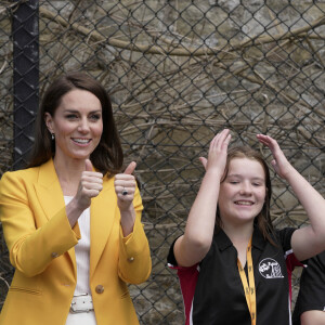 O blazer amarelo de Kate Middleton foi a peça-chave do look usado pela duquesa