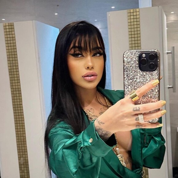 MC Mirella usou seu Twitter para fazer um desabafo a respeito do pré-gravidez