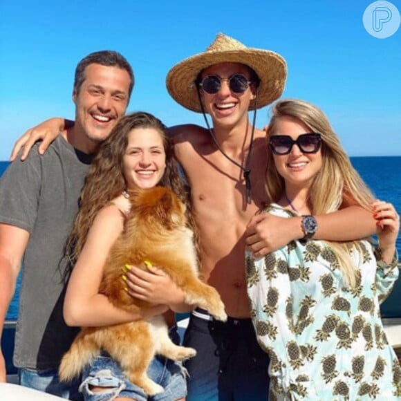 Susana Werner publicou uma foto ao lado de Júlio César e dos filhos para falar do fim do casamento