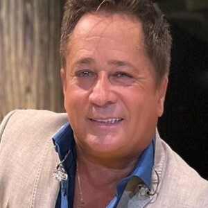 Você sabia que Leonardo e Poliana Rocha se conheceram nos anos 90?
