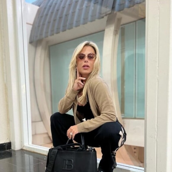 Poliana Rocha mora em uma mansão que fica em Goiânia.