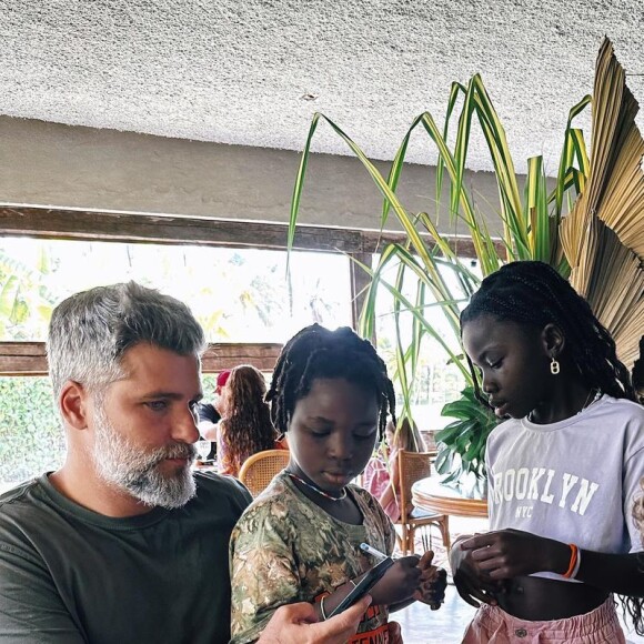 Família de Giovanna Ewbank e Bruno Gagliasso costuma ser bastante elogiada na web