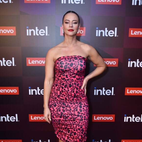 Paolla Oliveira disse que sofre pressão para ser mãe