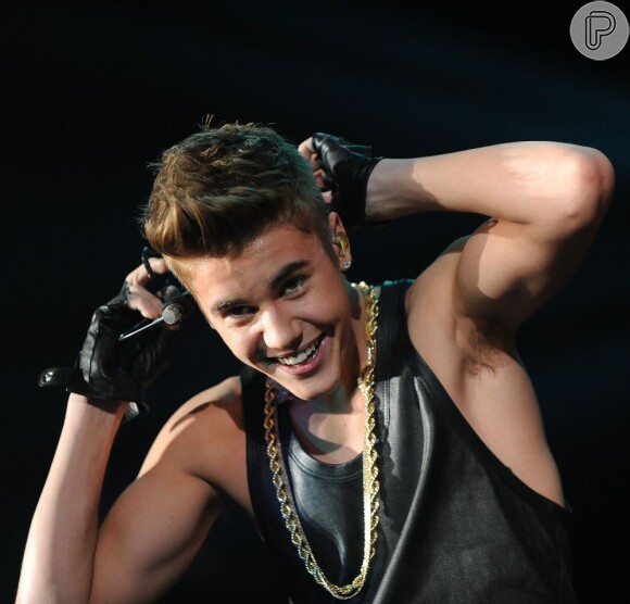 Justin Bieber divulga número de celular falso e enlouquece fãs, em 1 de abril de 2013