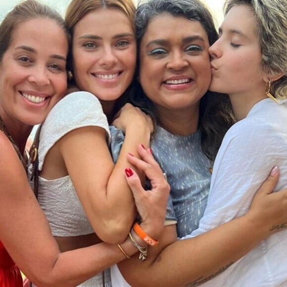 Com câncer, Preta Gil revelou que sentia ciúmes de Ivete Sangalo com Carolina Dieckmann no começo da amizade com a atriz