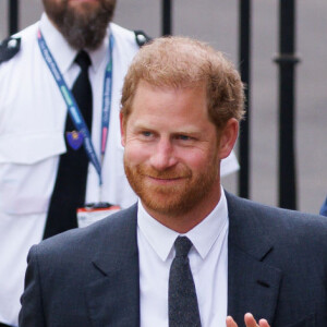 O Príncipe Harry está enchendo a Família Real de esperança com chance do fim do casamento com Meghan Markle