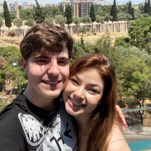 Filho de Gugu com a então namorada, Greyce, em 2021 na Grécia