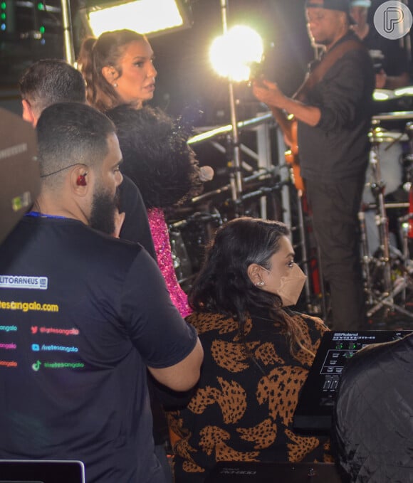 Ivete chegou em São Paulo e fez questão de que Preta fosse ao seu show.