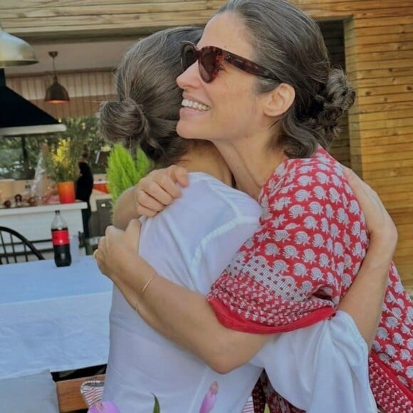 Renata Vasconcellos comemorou com a irmã seu aniversário.