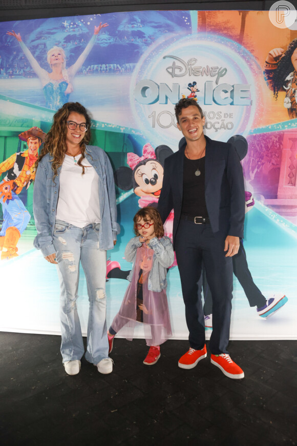 'Disney On Ice': Terra Blanco e Gabriel Chadan assistem espetáculo