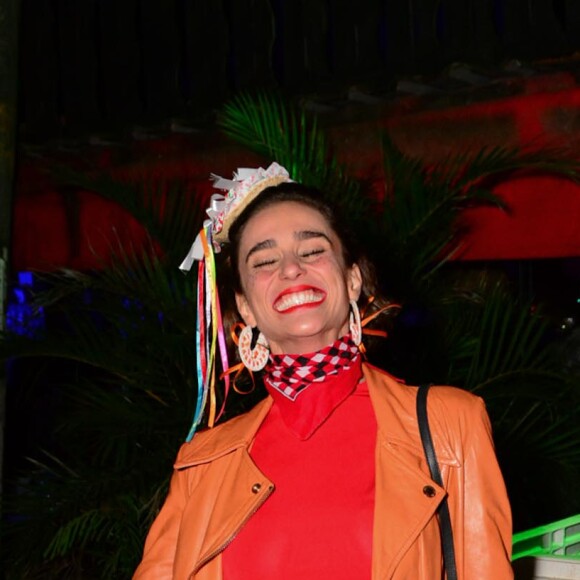 Festa junina da novela 'Vai na Fé' reuniu atores como Priscila Sztejnman